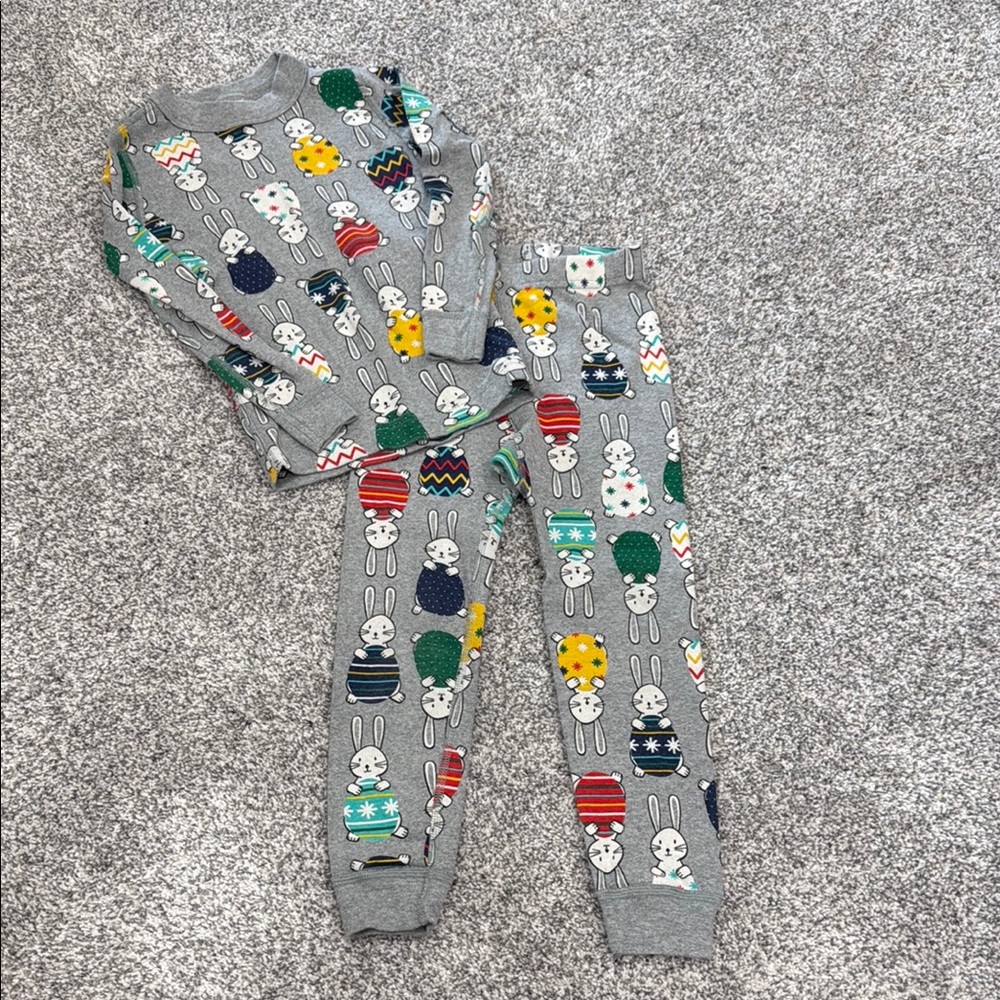 Hanna Andersson Gray Pajama Set with Colorful Bunny Design 4T
